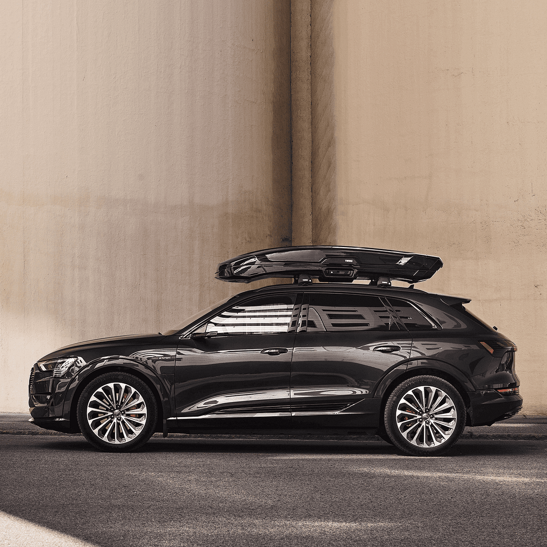 Автобокс Thule Vector L Black 430 литра