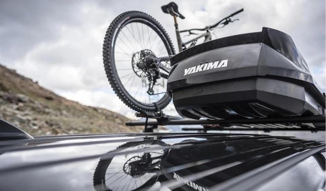 Автобокс Yakima Skytour 420 Черен гланц