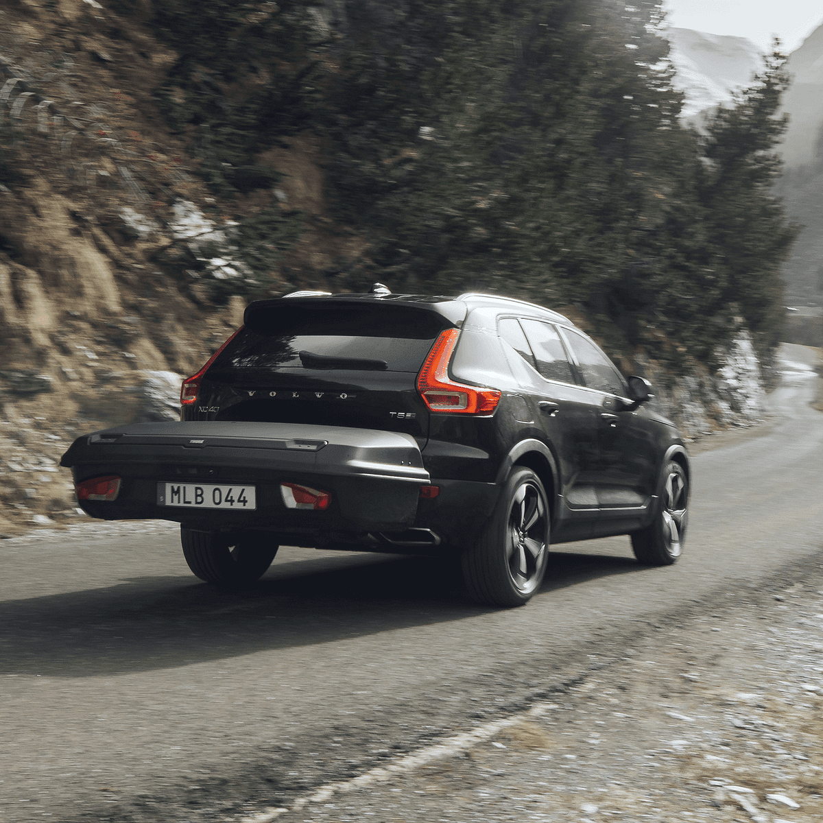 Автобокс за монтаж на теглич Thule Arcos Box М