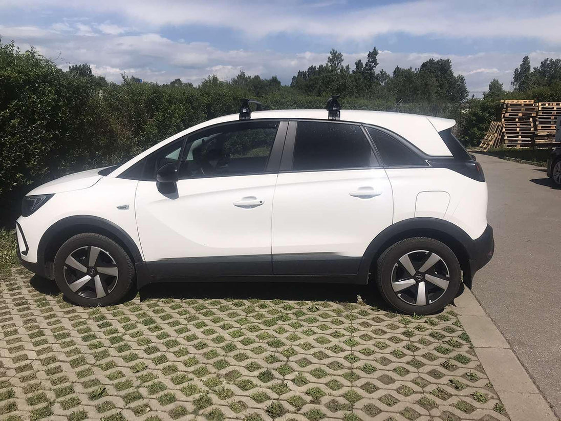Черни аеродинамични греди Cruz Airo Dark за Opel Crossland модел от 2020 година и нагоре без надлъжни греди