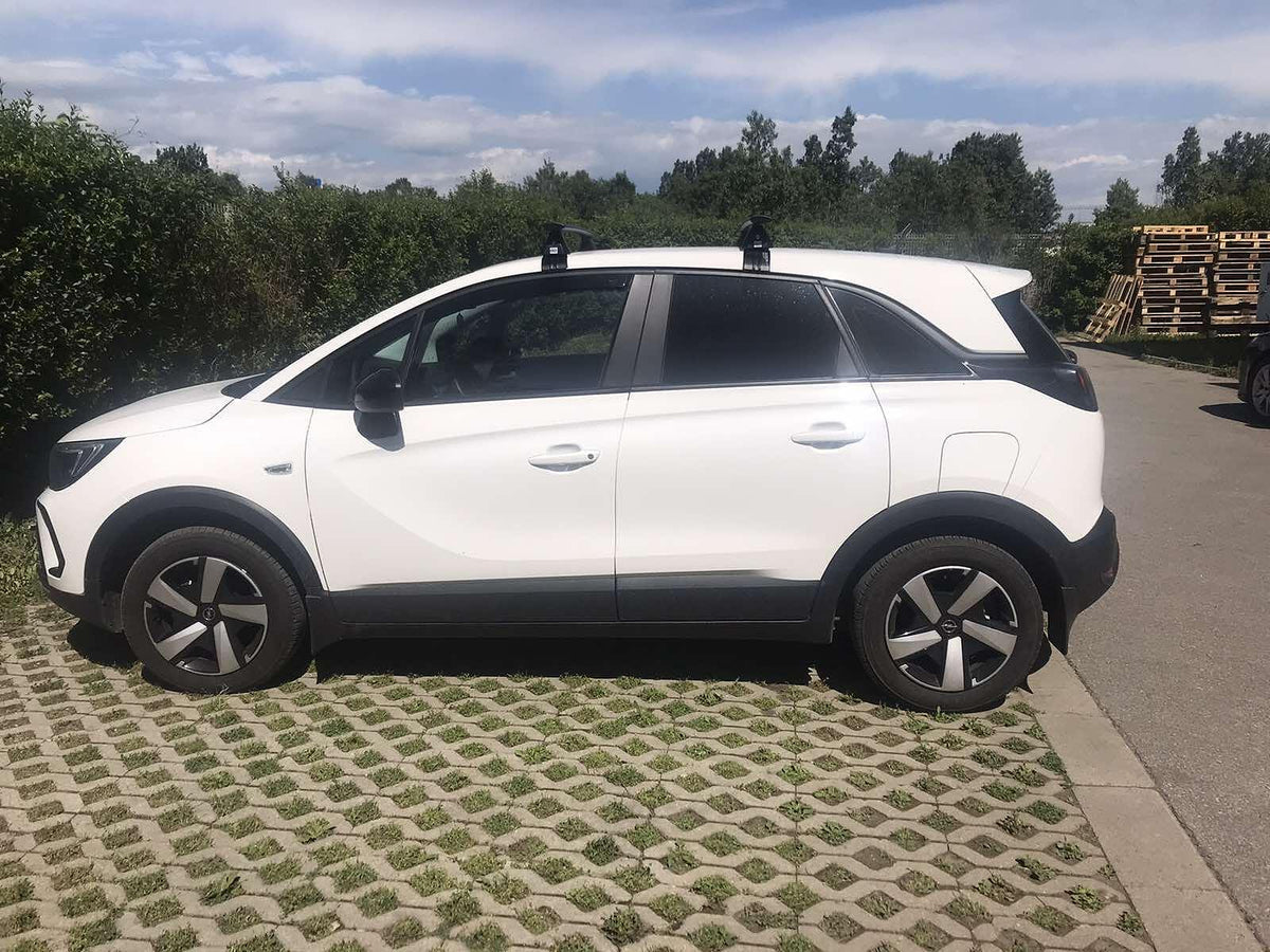 Черни аеродинамични греди Cruz Airo Dark за Opel Crossland модел от 2020 година и нагоре без надлъжни греди