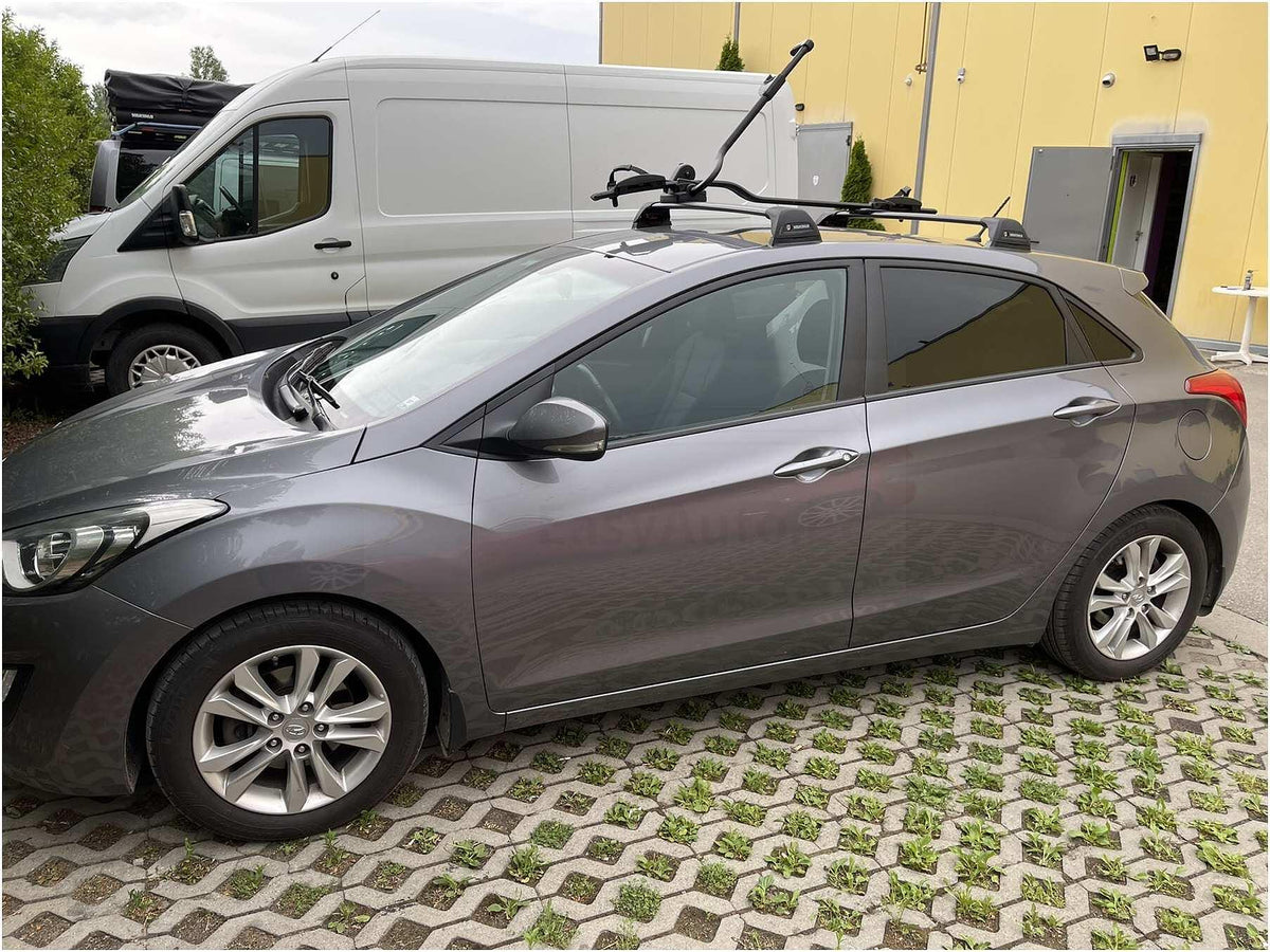 Черни аеродинамични греди Yakima Flush за Hyundai i30 2012-2017, Kia Cee'd Хечбек след 2018 година, Mazda 3 2009-2013, Mazda CX-5 2012-2017 година