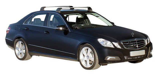Черни аеродинамични греди Yakima Flush за Mercedes E-класа W212 от 2009 до 2016 година СЪС стъклен таван