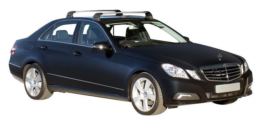 Черни аеродинамични греди Yakima Flush за Mercedes E-класа W212 от 2009 до 2016 година СЪС стъклен таван