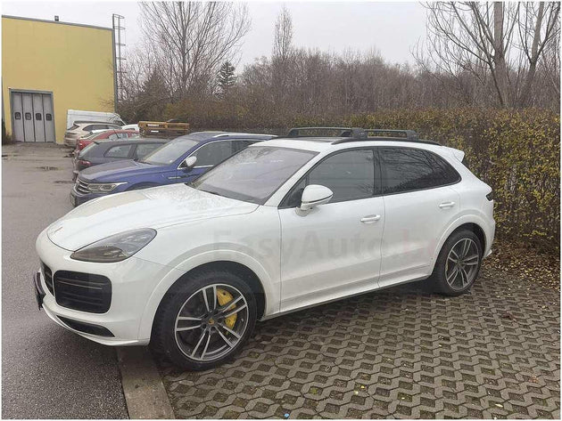 Черни аеродинамични греди Yakima Flush за Porsche Cayenne от 2018 до 2024 с вградени надлъжни греди