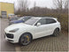 Черни аеродинамични греди Yakima Flush за Porsche Cayenne от 2018 до 2024 с вградени надлъжни греди