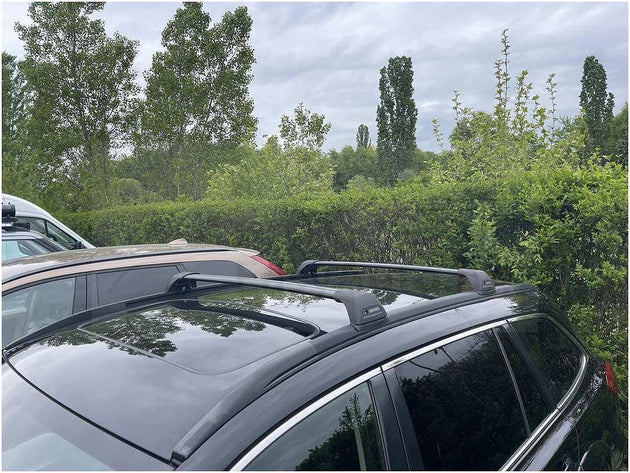 Черни аеродинамични греди Yakima Flush за Subaru Outback от 2009 до 2014 година с вградени надлъжни греди