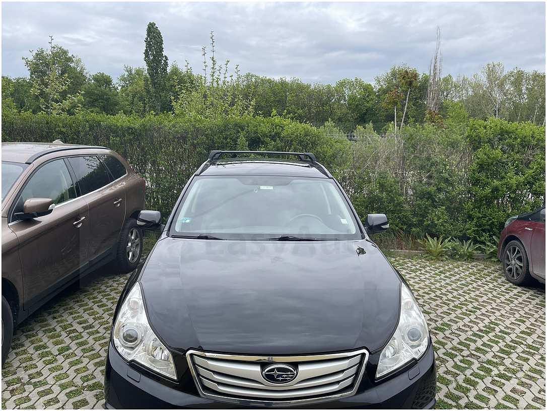 Черни аеродинамични греди Yakima Flush за Subaru Outback от 2009 до 2014 година с вградени надлъжни греди