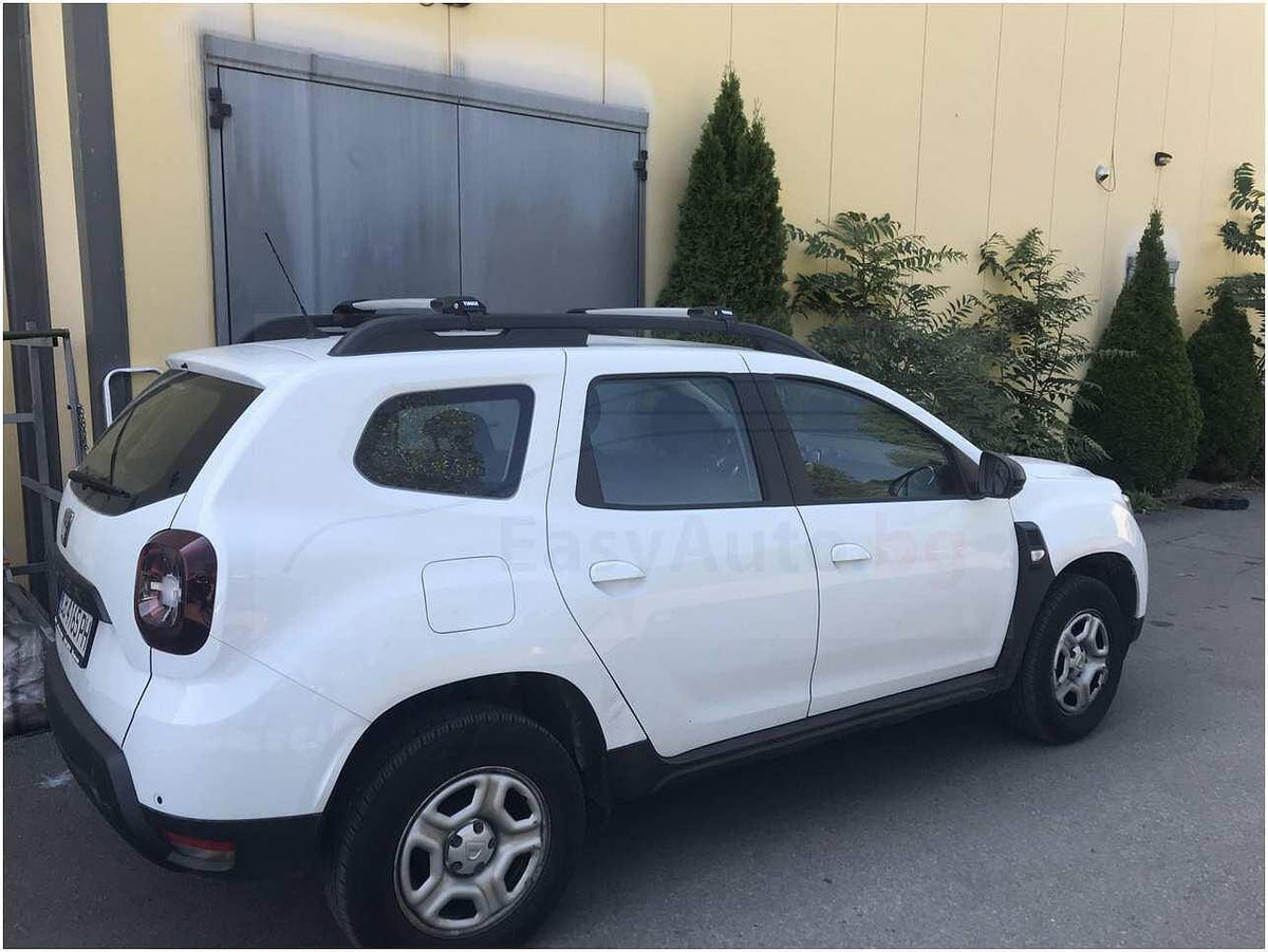 Черни напречни греди Thule WingBar Edge 7204 Black за Dacia Duster модел от 2018 до 2023 година