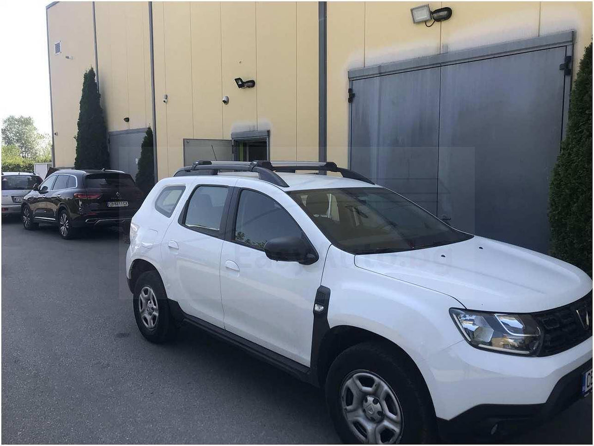 Черни напречни греди Thule WingBar Edge 7204 Black за Dacia Duster модел от 2018 до 2023 година
