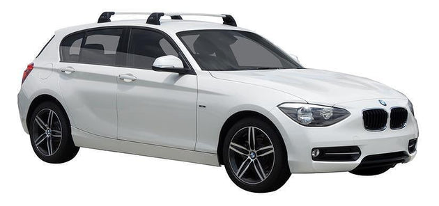 Черни супер аеродинамични греди Yakima Flush греди за BMW 1 серия F20 модел от 2012 до 2018 година