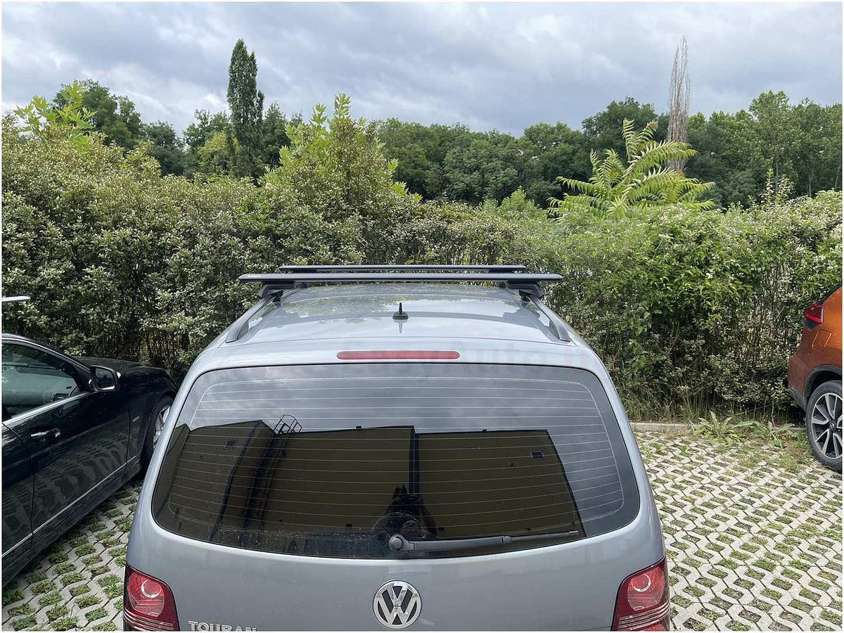 Черни Thule 7104 Wing EVO bars 127 см. за автомобили със стандартни надлъжни греди