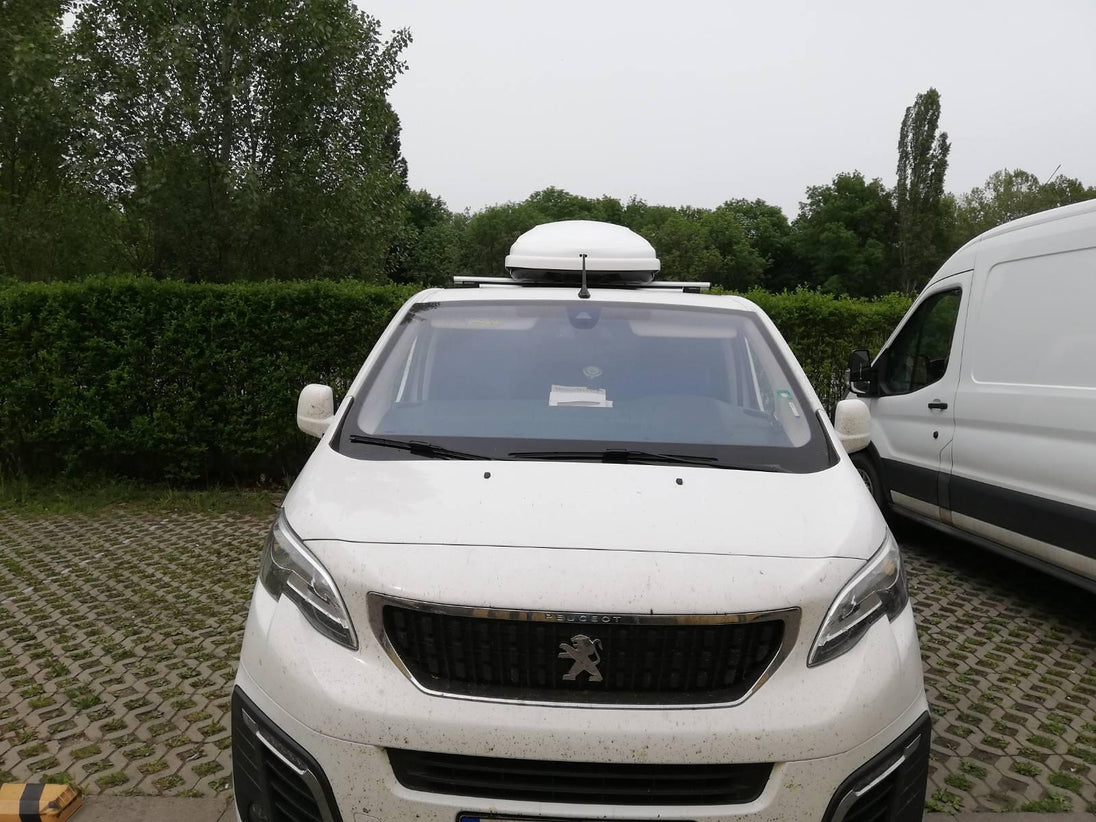 Автобокс Hapro Traxer 8.6 бял гланц 530 литра