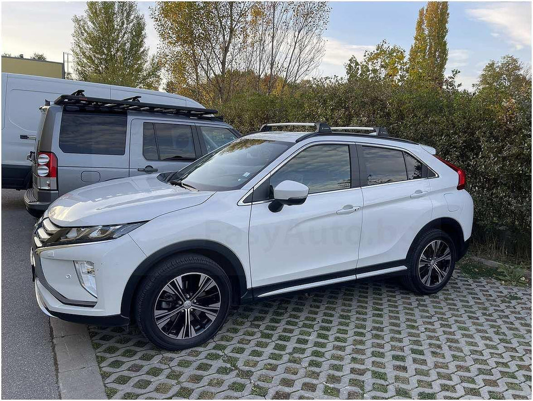 Сиви аеродинамични греди Yakima Flush за Mitsubishi Eclipse Cross модел от 2017 до 2021 година