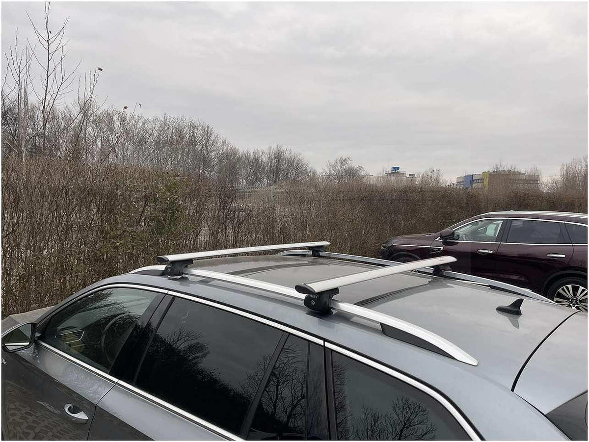 Сиви аеродинамични товарни греди HAKR AERO за Skoda Superb 3 комби с надлъжни греди