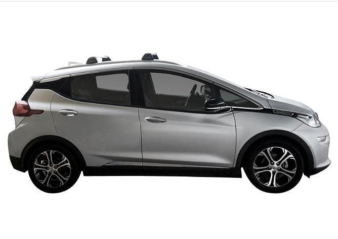 Сиви супер аеродинамични греди Yakima Flush греди за Opel Ampera-e модел от 2017 година и нагоре с вградени надлъжни греди