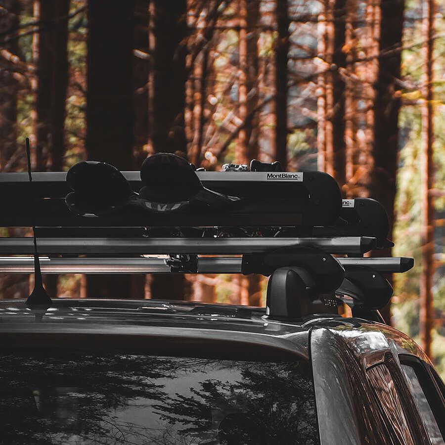 Ски Багажник Montblanc CREST за превоз на до 6 чифта ски или 4 сноуборда