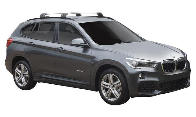 Черни аеродинамични греди Yakima Flush за BMW X1 F48 от 2016 до 2021 година с вградени надлъжни греди