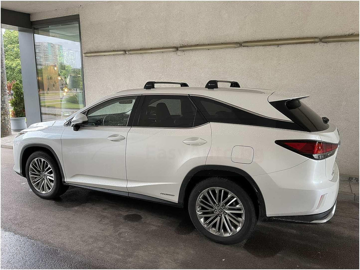 Супер аеродинамични сиви греди Yakima Flush греди за Lexus RX модел след 2016 година