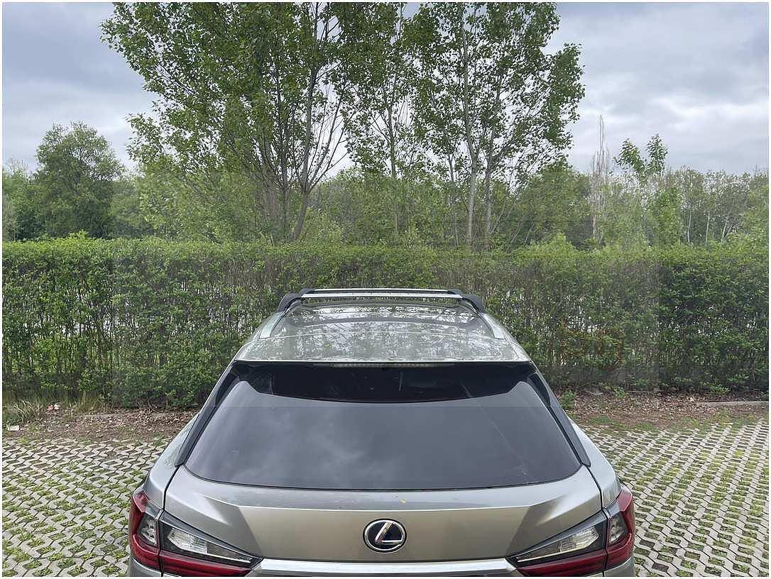 Супер аеродинамични сиви греди Yakima Flush греди за Lexus RX модел след 2016 година