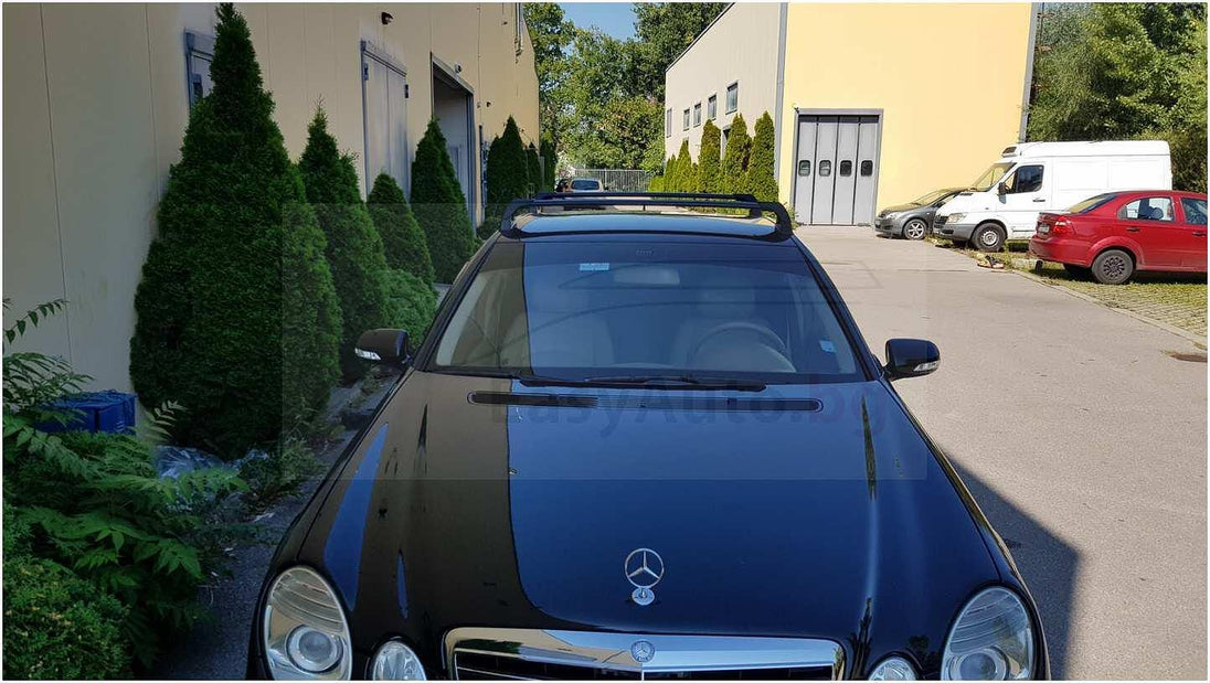 Черни супер аеродинамични греди Yakima Flush за Mercedes E-класа Седан от 2002 до 2009 година